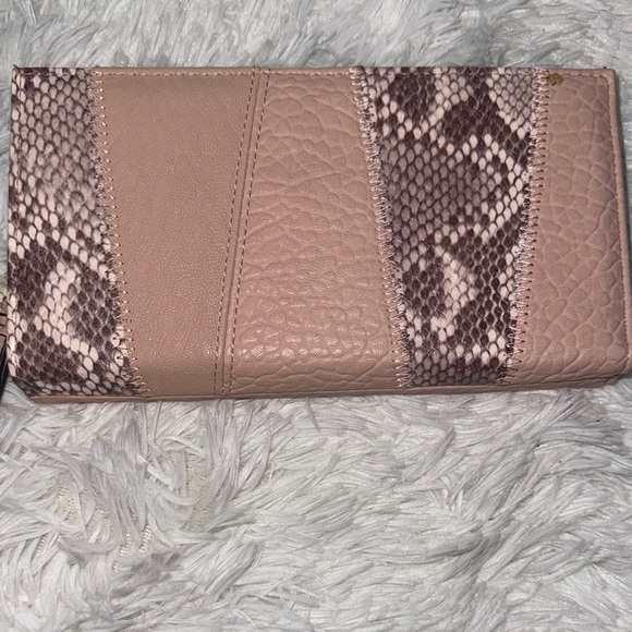 Jessica Simpson Pink Textured Wallet - Picture 4 of 5